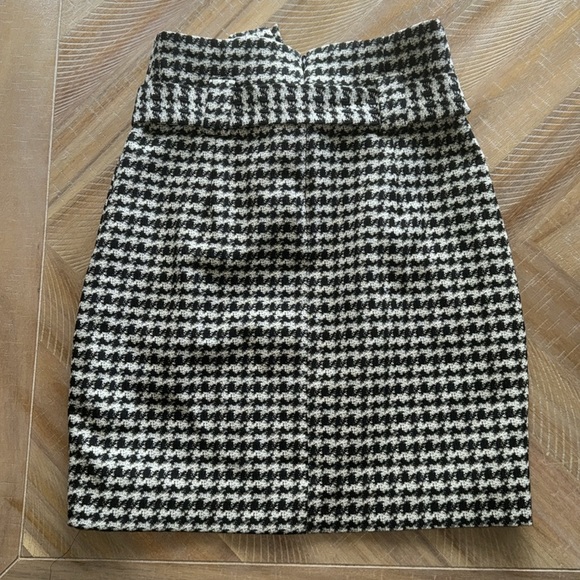 Express Skirt- Houndstooth - Picture 2 of 2